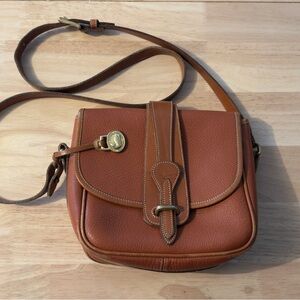 Vintage Dooney & Bourke brown leather cross body bag, all weather leather.